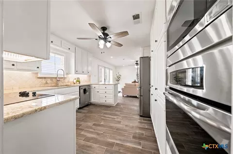 Kitchen - 5112 Old Caufield Ranch Rd, Mcgregor, TX 76657 photo 1 of 3