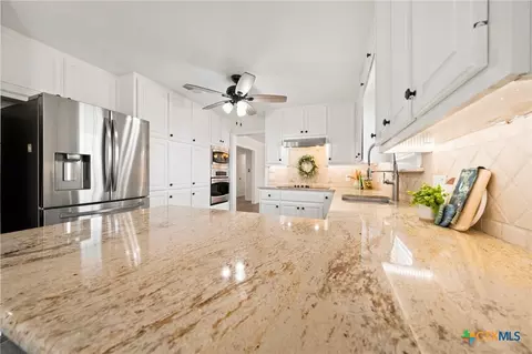 Kitchen - 5112 Old Caufield Ranch Rd, Mcgregor, TX 76657 photo 3 of 3