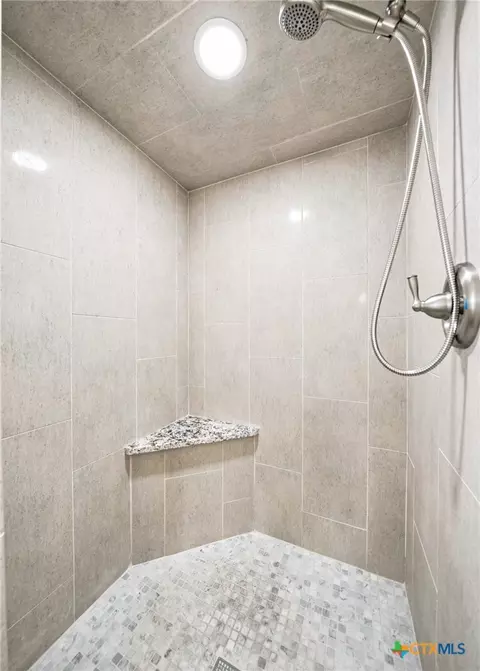 Bath - 5112 Old Caufield Ranch Rd, Mcgregor, TX 76657 photo 6 of 8