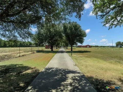 Entry Way - 5112 Old Caufield Ranch Rd, Mcgregor, TX 76657 photo 5 of 5