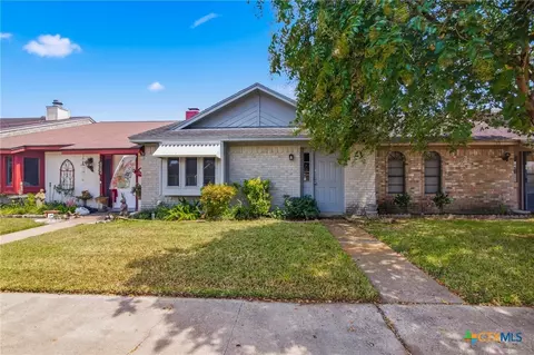 208 Versailles St, Victoria, TX 77904