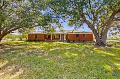 7287 Hanselman Rd, Victoria, TX 77905