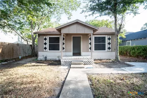 1408 E Power Ave, Victoria, TX 77901