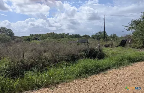 57 Key Rd, Victoria, TX 77905