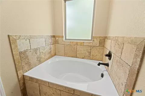 Bath - 608 Jake Dr, Jarrell, TX 76537 photo 3 of 9