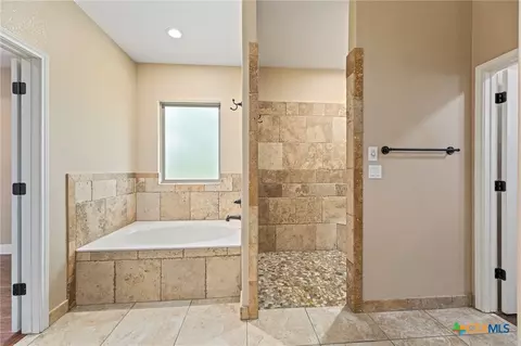 Bath - 608 Jake Dr, Jarrell, TX 76537 photo 5 of 9