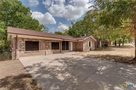 303 Carothers St, Copperas Cove, TX 76522