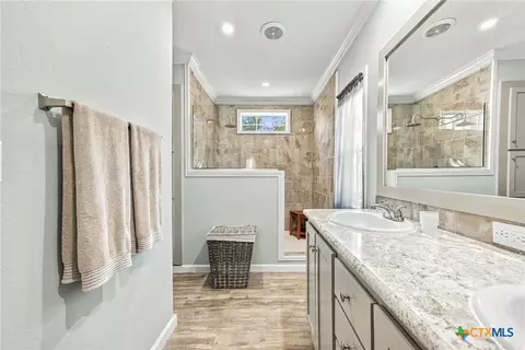 Bath - 119 Fox Ln, Lockhart, TX 78644 photo 1 of 3