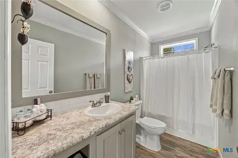 Bath - 119 Fox Ln, Lockhart, TX 78644 photo 3 of 3