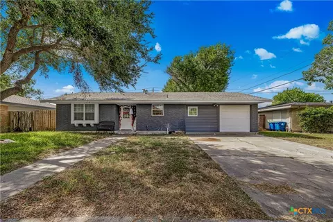 1004 Diomede St, Portland, TX 78374