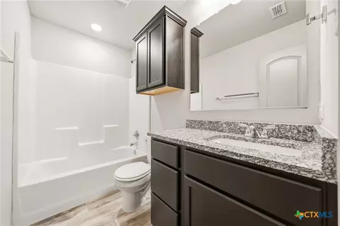Bath - 3038 Dade Loop, Temple, TX 76504 photo 4 of 4