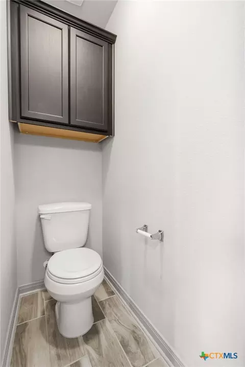 Bath - 3038 Dade Loop, Temple, TX 76504 photo 3 of 4