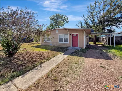 2907 Cypress St, Victoria, TX 77901