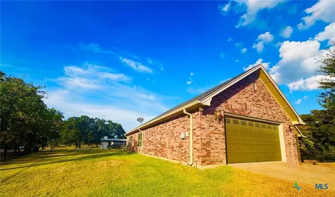 612 River Oaks Dr, Gatesville, TX 76528