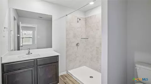 Bath - 1306 Newey Cir, Temple, TX 76502 photo 1 of 3