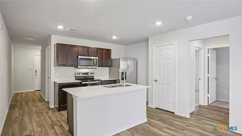 Kitchen - 1306 Newey Cir, Temple, TX 76502 photo 1 of 3