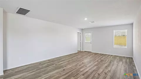 Living - 1306 Newey Cir, Temple, TX 76502 photo 5 of 7