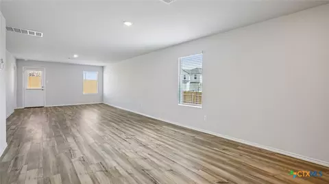Living - 1306 Newey Cir, Temple, TX 76502 photo 3 of 7