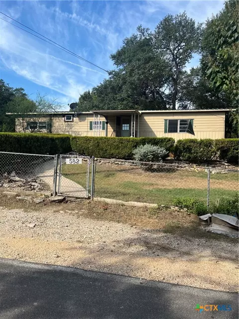582 Grandview Bnd, Canyon Lake, TX 78133
