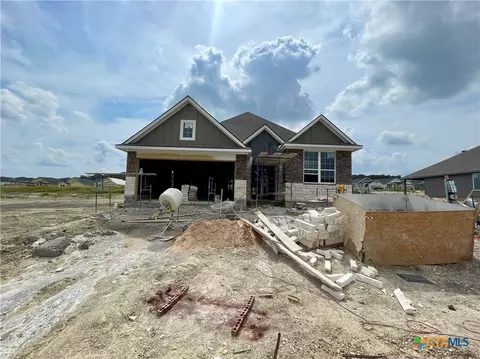 327 Pathfinder Dr, Copperas Cove, TX 76522