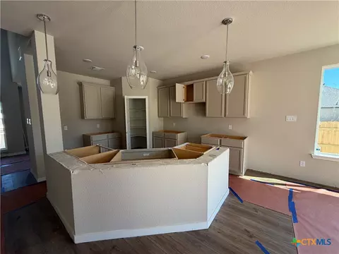 Kitchen - 6716 Mcgregor Loop, Killeen, TX 76549 photo 2 of 2