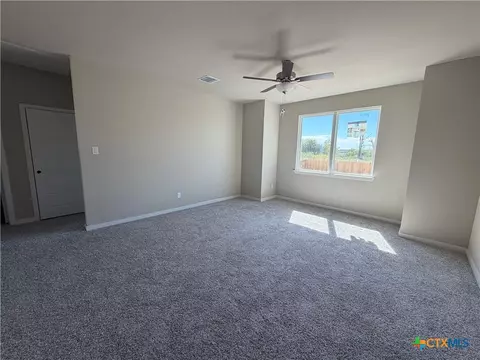 Living - 6716 Mcgregor Loop, Killeen, TX 76549 photo 3 of 4