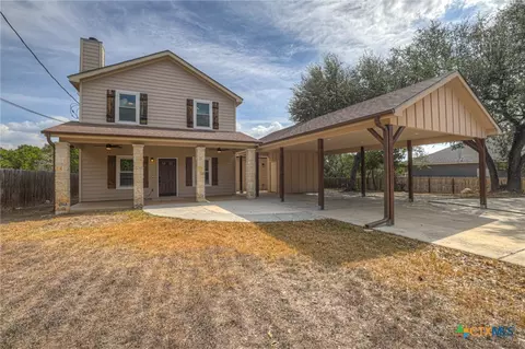 1452 Lakeview Dr, Canyon Lake, TX 78133