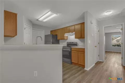 Entry Way - 1313 E 3rd St, Georgetown, TX 78626 photo 1 of 3