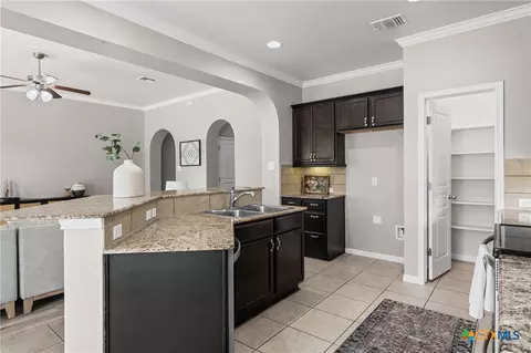 Kitchen - 504 Copper Ridge Loop, Temple, TX 76502 photo 4 of 5
