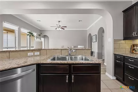 Kitchen - 504 Copper Ridge Loop, Temple, TX 76502 photo 5 of 5