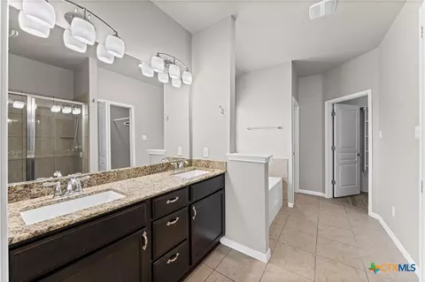 Entry Way - 504 Copper Ridge Loop, Temple, TX 76502 photo 5 of 6