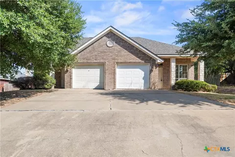 816 Twin Oaks Dr, Temple, TX 76504