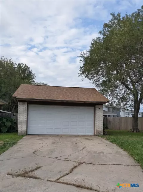 126 Waterford Dr, Victoria, TX 77901