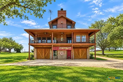 398 Red Bird Ln, Kingsbury, TX 78638