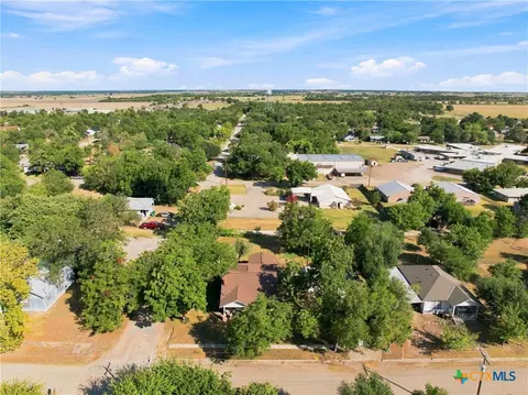View/Area - 202 E Avenue E, Rosebud, TX 76570 photo 1 of 2
