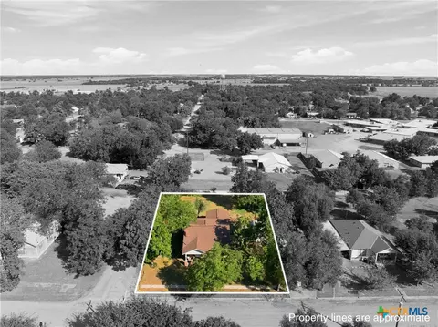 View/Area - 202 E Avenue E, Rosebud, TX 76570 photo 2 of 2