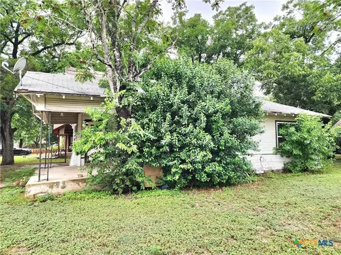 Other - 123 E Davis St, Luling, TX 78648 photo 2 of 5