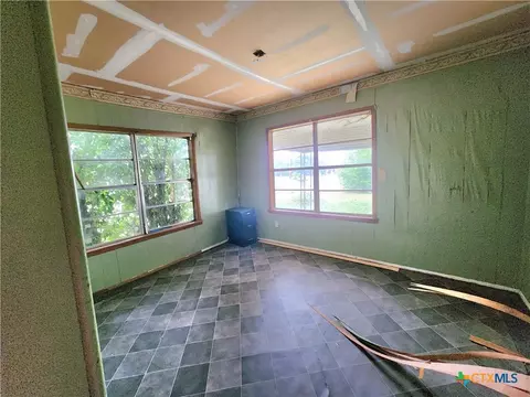 Other - 123 E Davis St, Luling, TX 78648 photo 4 of 5