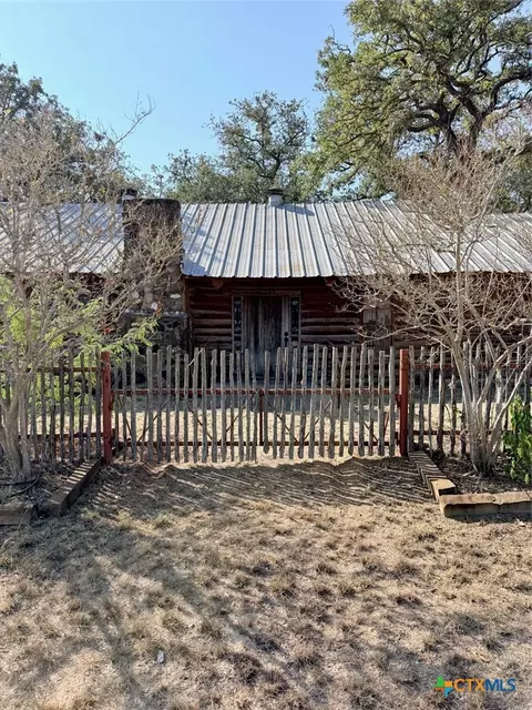16057 E Highway 90, Kingsbury, TX 78638