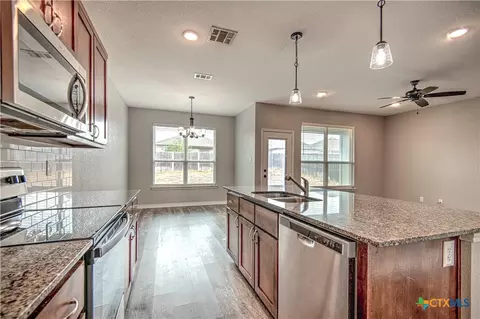 Kitchen - 7620 Mcculloch Rd, Temple, TX 76502 photo 3 of 3