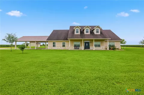 335 County Road 320, Edna, TX 77957