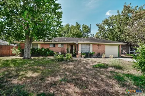 1310 Meadowview Dr, Port Lavaca, TX 77979