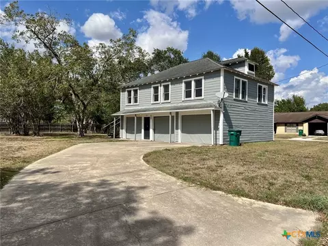 407 S Second St, Ganado, TX 77962