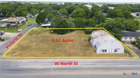 400 W North St, Louise, TX 77455