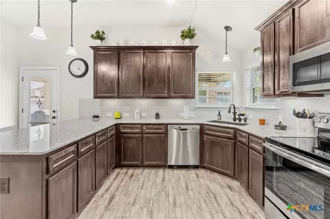 Kitchen - 2014 Rustic Manor Dr, Temple, TX 76502 photo 3 of 3