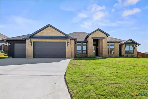 3070 Bella Vita Dr, Nolanville, TX 76559