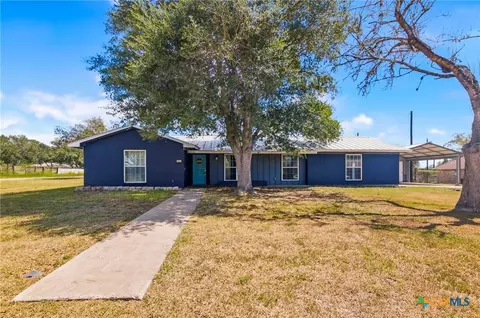 652 Mockingbird Ln, Goliad, TX 77963