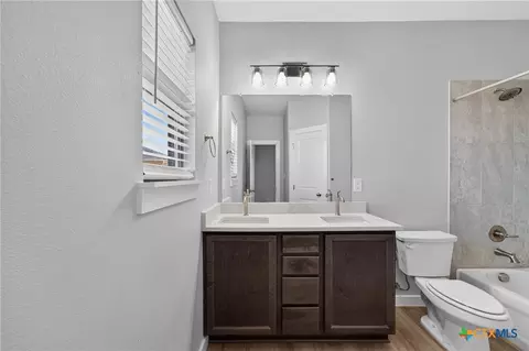 Bath - 4027 Keller Rd, Temple, TX 76504 photo 3 of 3