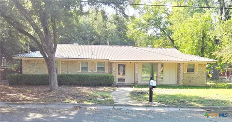 1408 W 4th St, Lampasas, TX 76550