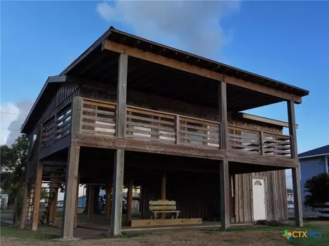 133 Marshall Johnson Ave, Port Lavaca, TX 77979